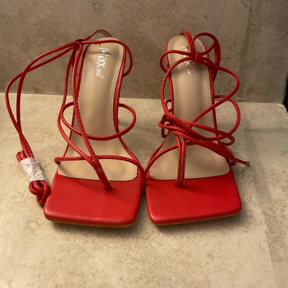 Red Heels - Picture 3 of 4